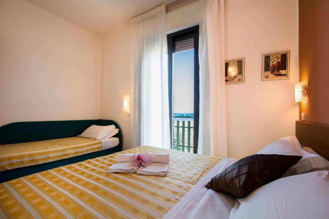 Hotel Villa Sole Resort Bellaria-Igea Marina Esterno foto